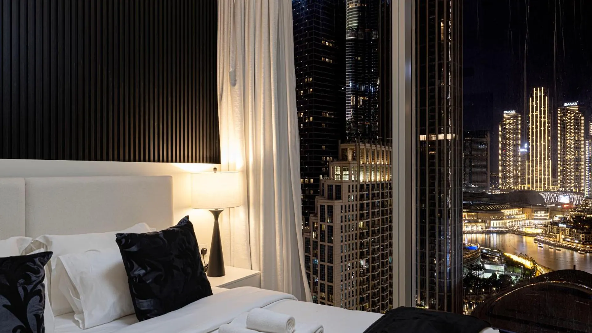 Luxury 4Br Burj Khalifa & Fountain Views Lägenhet Dubai Förenade Arabemiraten